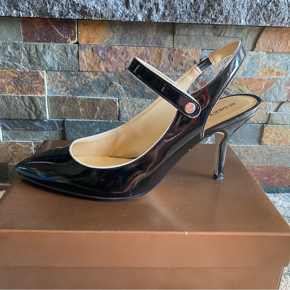 Audrey Brooke patent leather high heels size 10 - Picture 3 of 9
